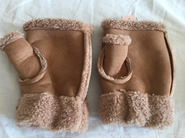 Women's NWT Aqua Fingerless Mitten Faux Shearling Gloves One Size