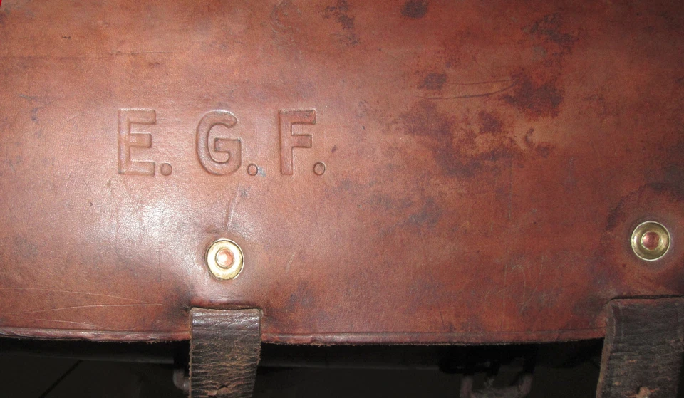 Ancienne Sacoche de plombier EGF en cuir ELECTRICITE GAZ de FRANCE vers  1946-50 - Photo 2/4