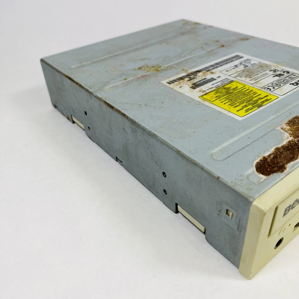 Grabadora de CD BenQ - Modelo 5232W - 52X CD-R 32X CD-RW 52X CD-ROM IDE Beige - Sin probar Foto 3 de 4