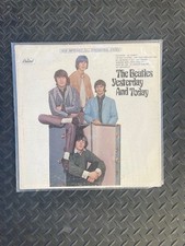 The Beatles Yesterday and Today 1971 LP Vinyl ST 2553 Apple VG Free Shipping