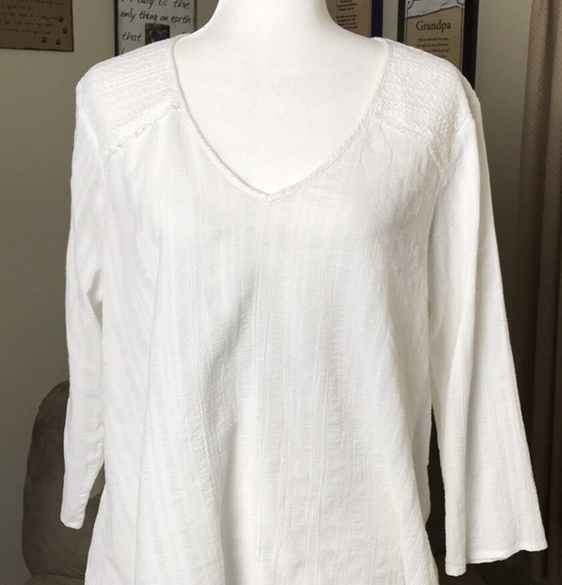 UNIVERSAL THREAD GOODS CO. Women’s XL Vneck Cotton 3/4 Fancy Front
