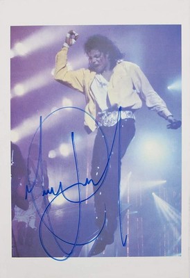MICHAEL JACKSON signiertes 'Live on Stage'-Foto - Popsänger - Vordruck