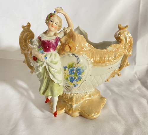 Jardiniere In Porcellana Biscuit