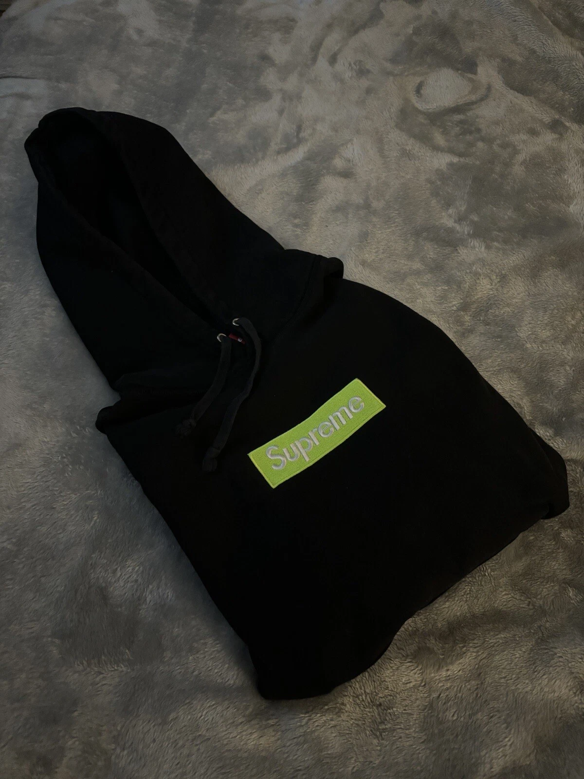 Sweat à capuche logo boîte suprême vert citron 2017 taille moyenne (convient comme un S)