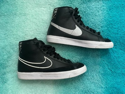 Nike Blazer Mid  77 SE (GS) Black Playful Fonts DJ0265 001- Sz 7Y Or 8.5 Women's