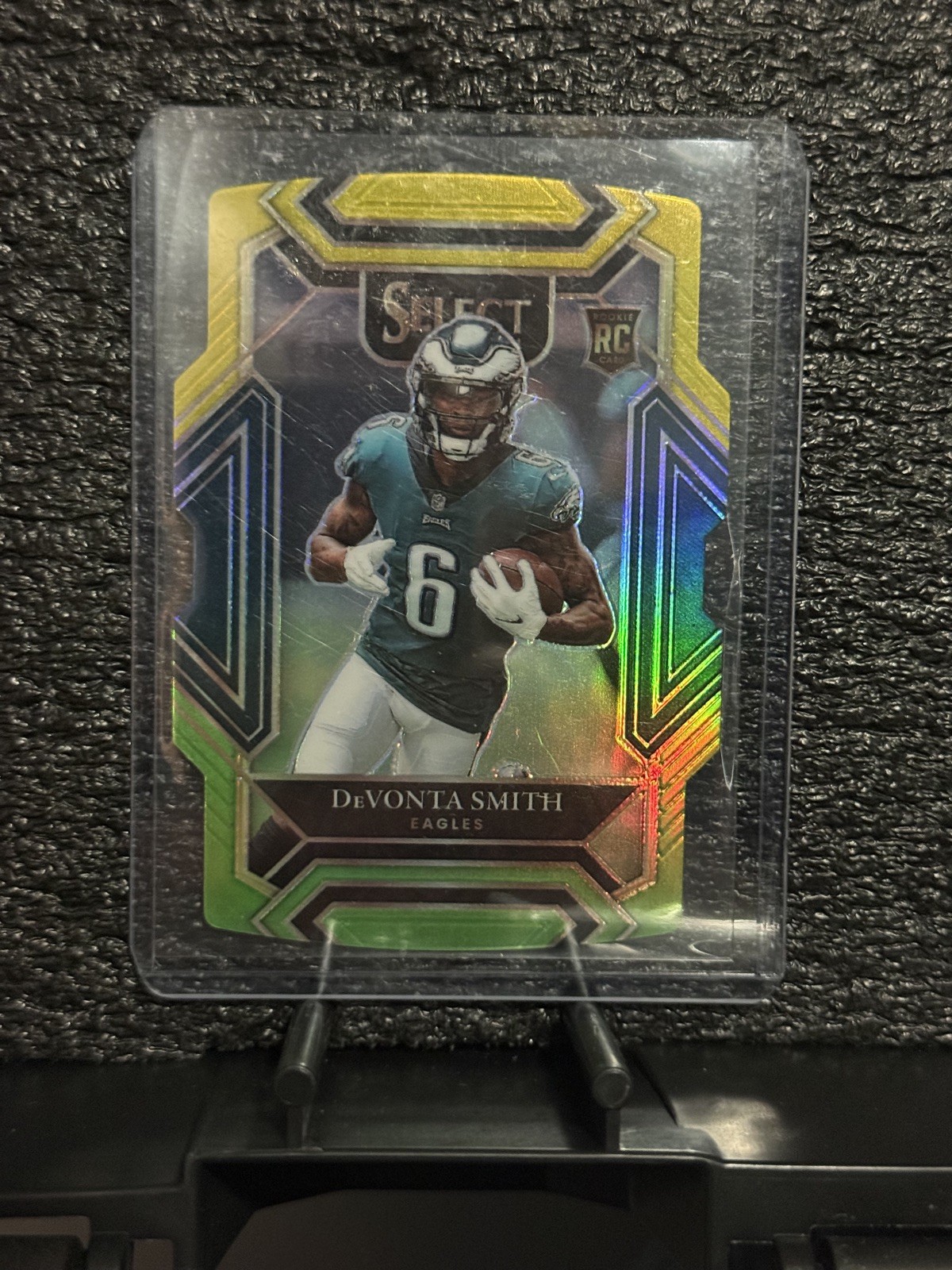 Devonta Smith 2021 Panini Select - Club Level #249 Green & Yellow Prizm Die-Cut