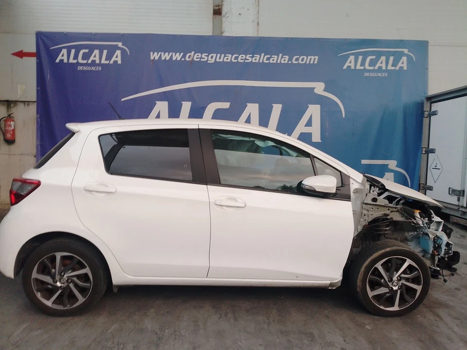 112120M060 TAPA MOTOR / 1145383 PARA TOYOTA YARIS _P13_ 1.5 HYBRID NHP130_ - Imagen 4 de 4