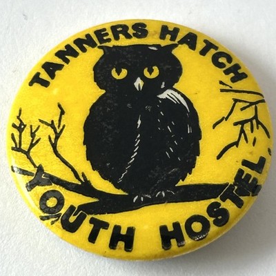 Vintage Tanners Hatch Youth Hostel YHA Pin Button Badge Surrey Hills Dorking Owl