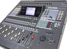 Yamaha 02R Digital Mixer, 24 Channels, 8 Buses, XLR Out, Scene Memory, Console