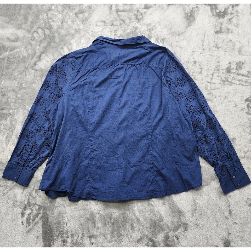 Top Lands End para mujer 24W azul bordado recorte encaje mangas largas botón delantero Foto 3 de 4