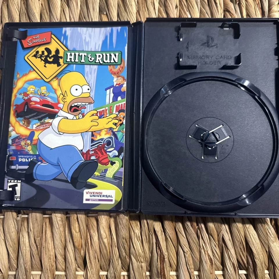 The Simpsons Hit & Run PS2 Чехол с Черной Этикеткой, Обложка и Только Руководство (БЕЗ ИГРЫ) - Изображение 3 из 4