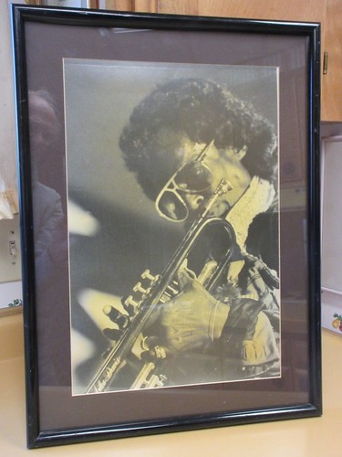 SENSATIONAL original vintage LARGE PHOTOGRAPH of MILES DAVIS PLAYING TRUMPET - Foto 2 di 13