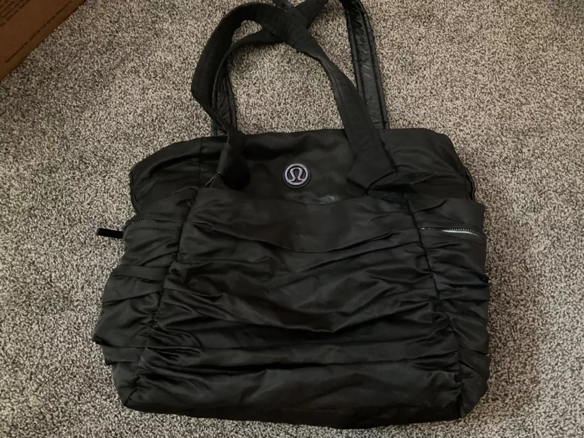 Lululemon Womens Black Athletic Gym Yoga Duffle Tote Weekender Bag