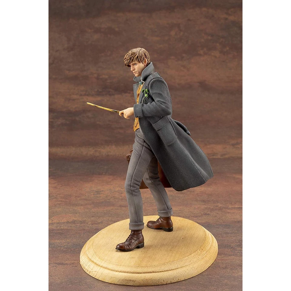 Estátua Kotobukiya Fanrastic Beasts Crimes Newt Scamander Artfx NOVA EM ESTOQUE - Imagem 4 de 4