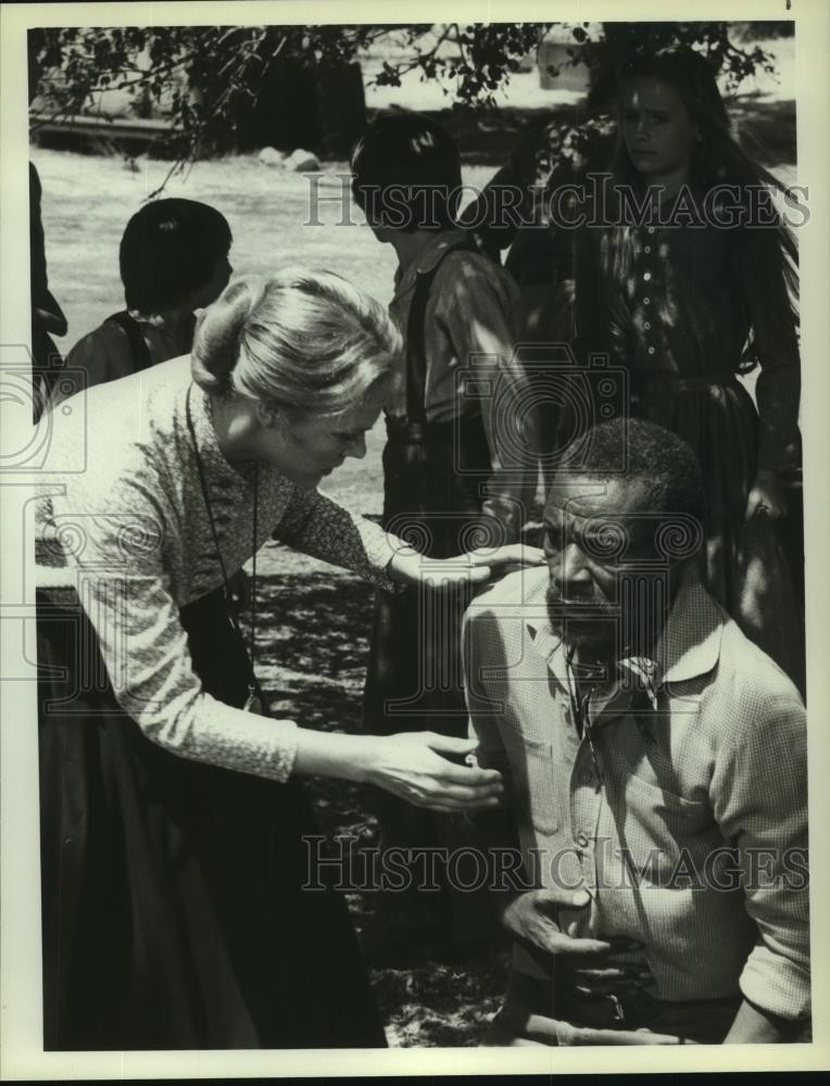 1981 Press Photo Katherine Cannon and Moses Gunn in NBC's 