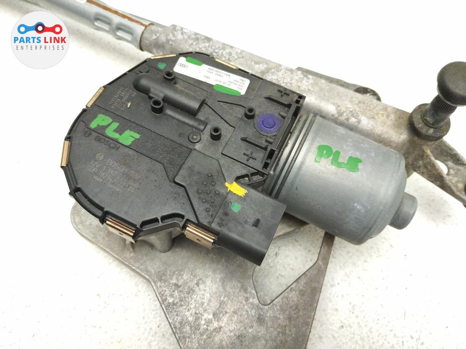 2016-20 BENTLEY BENTAYGA WIPER MOTOR WINDSHIELD TRANSMISSION ACTUATOR 3K ASSY