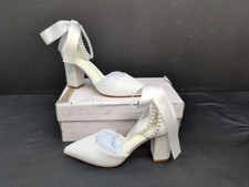 Pearl Satin Closed Pointed Toe Chunky Block Heel Pump Women's Sandal US 7 White