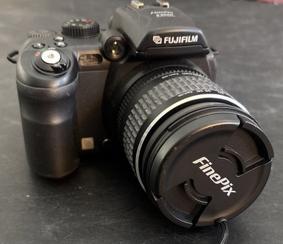 ＜動作品＞FUJIFILM FinePix S9000 Fujifilm FinePix S9000 10.7x Optical Zoom 9mp Digital Camera With