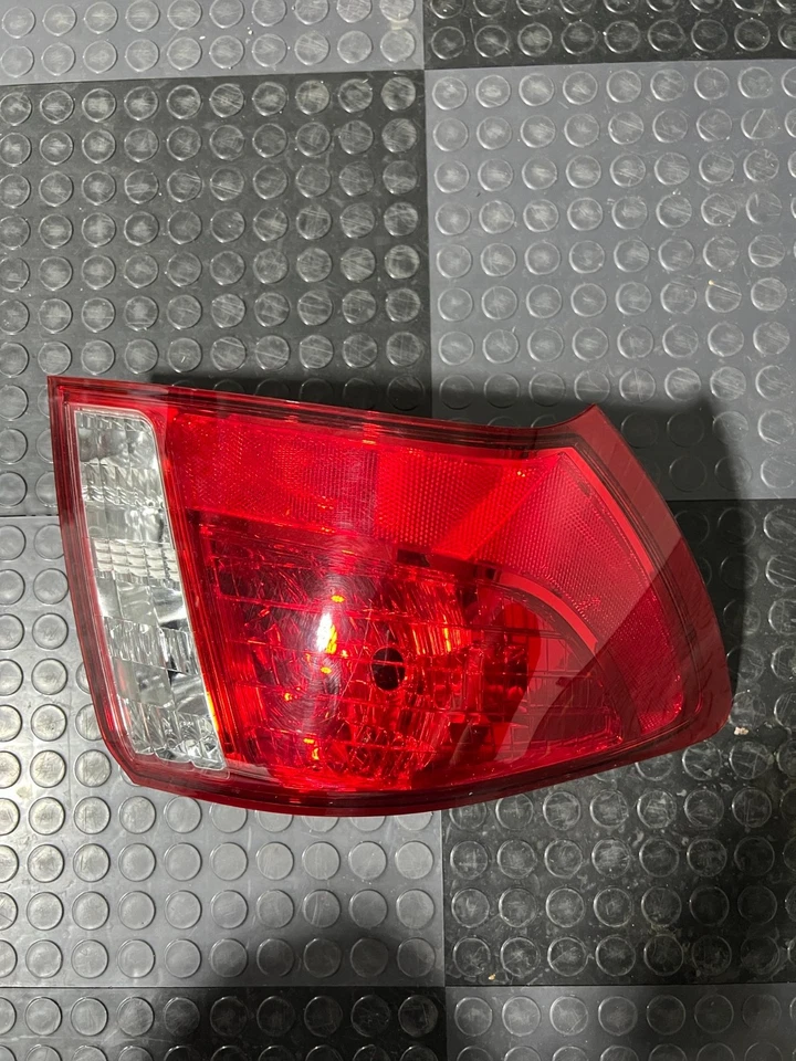 2008-2014 SUBARU IMPREZA WRX STI LANTERNAS TRASEIRAS ESQUERDA DIREITA FABRICANTE DE EQUIPAMENTO ORIGINAL - Imagem 2 de 4