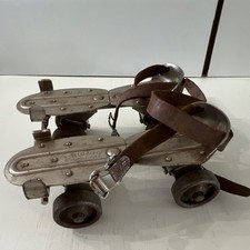 Chicago Vintage Adjustable Youth Metal Roller Skates Leather Straps Pat 1910193