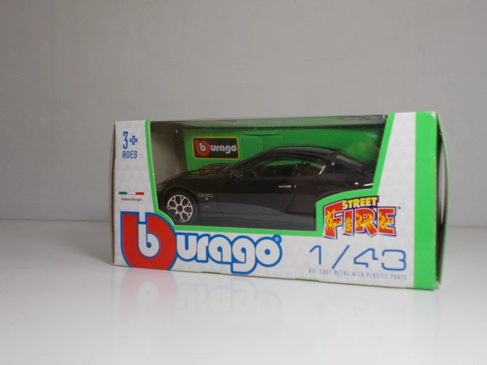 Bburago 01277 Maserati Gran Turismo "Black" - METAL Scala 1:43 - Immagine 3 di 3