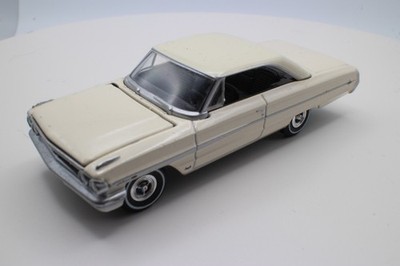 Auto World 1963 Ford Galaxie 500 XL Corinthian White 1:64 Loose Rubber Tires