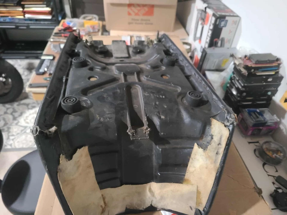 Seat, modified, 1985-1993 Yamaha FJ1100/FJ1200 in good condition - Image 2 of 4