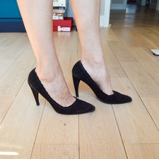 Vintage Prada Black Suede Quilted Pointed Toe Stiletto Pump Made in Italy 37.5 7