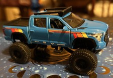 Camioneta pickup Toyota Tundra TRD Pro Maisto 2022 1:52 diecast azul neumáticos Toyo advertidos