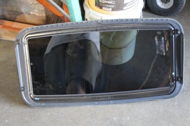 2012 VOLVO S60 SUN ROOF GLASS WINDOW - Image 2 of 4