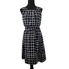 Banana Republic Dress size 2 Navy Blue Criss Cross Pattern Sleeveless Belted