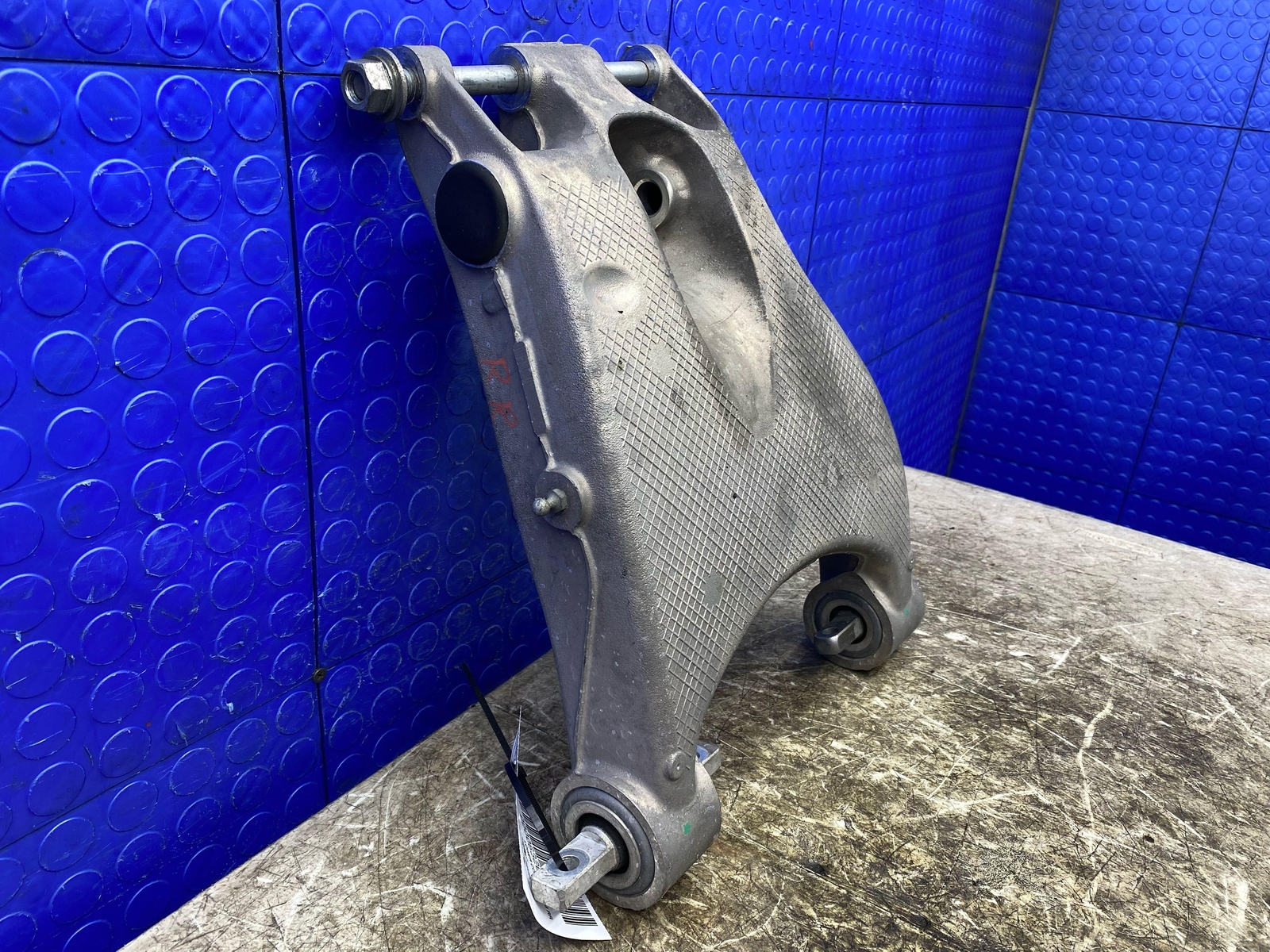 2008-2014 FERRARI CALIFORNIA RWD 4.3L REAR RIGHT LOWER STRUT SEAT CONTROL ARM