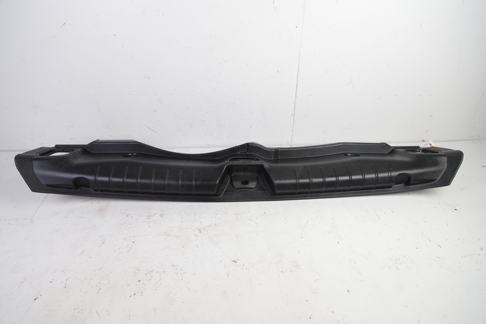 2014-2020 MASERATI GHIBLI TRUNK LATCH LOCK SILL SCUFF PLATE TRIM COVER OEM