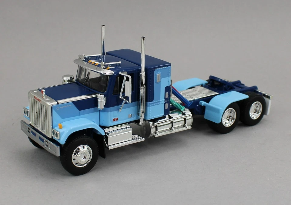 2025 DCP 1:64 *BLUE* GMC General 34" Flattop w/Heil Pneumatic Tanker Trailer - Image 4 of 4