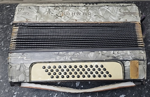 Hohner Verdi 1  Accordion *PLEASE READ*