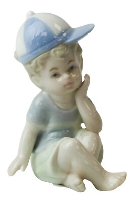 Kleiner Junge Figur - kleines kleines Kind Miniaturen Porzellan Regal Ornament 9 cm