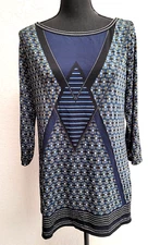 Max Studio Top (M) Multicolor Geometric. 3/4 Sleeve. Smooth.