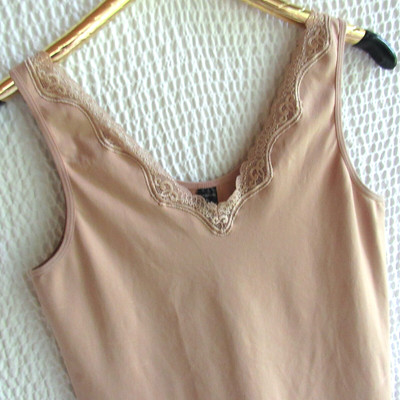 Nude Ambrielle XL Slimmer Form Fit Lace Vneck Nylon Stretch Base Layer Cami Top