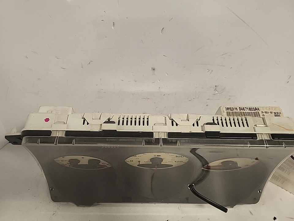 2001 - 2005 Chrysler PT Cruiser Speedometer Instrument Cluster. SS3 - Imagem 3 de 4