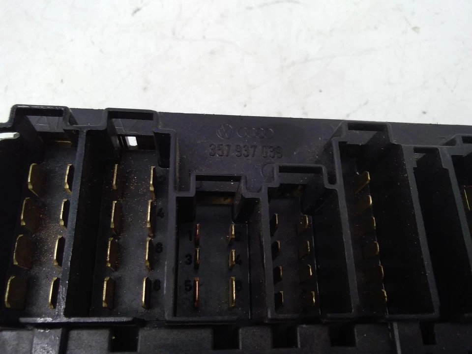 Scatola fusibili VW SHARAN 7M8, 7M9, 7M6 7M0937025D 1.9 diesel 110kw 27613549 - Immagine 3 di 4