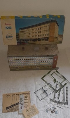 Kibri 8200 HO Bürohaus Geschäftshaus Wohnhaus Gebäude Modelleisenbahn Zubehör 