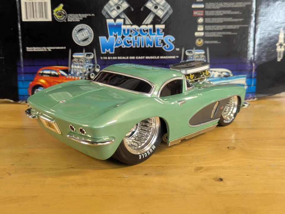 MUSCLE MACHINES 1962 Chevrolet Corvette '62 Vette SLAMMED Custom Paint 1/18 1:18 - Image 4 of 4