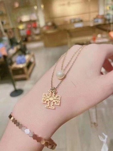Tory Burch Britten Layered Pendant 