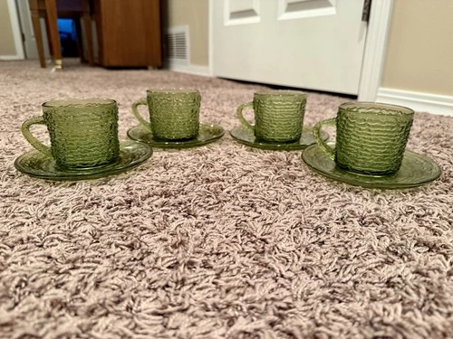 VTG ANCHOR HOCKING FIRE KING SORENO 4~CUPS AND 4~SAUCERS AVOCADO GREEN 1966~70