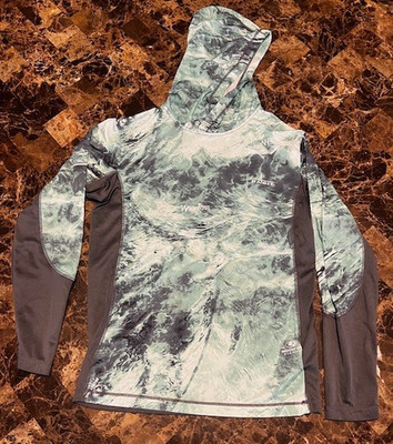SMALL HABIT SOLAR-FACTOR UPF 40+ FISHING SHIRT W/HOOD | MOSSY OAK FISHING DESIGN