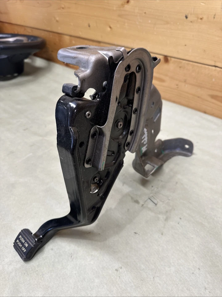 2011 2012 2013 2014 2015-2017 Honda Odyssey Pedal de freno de emergencia Estacionamiento OEM Foto 2 de 4