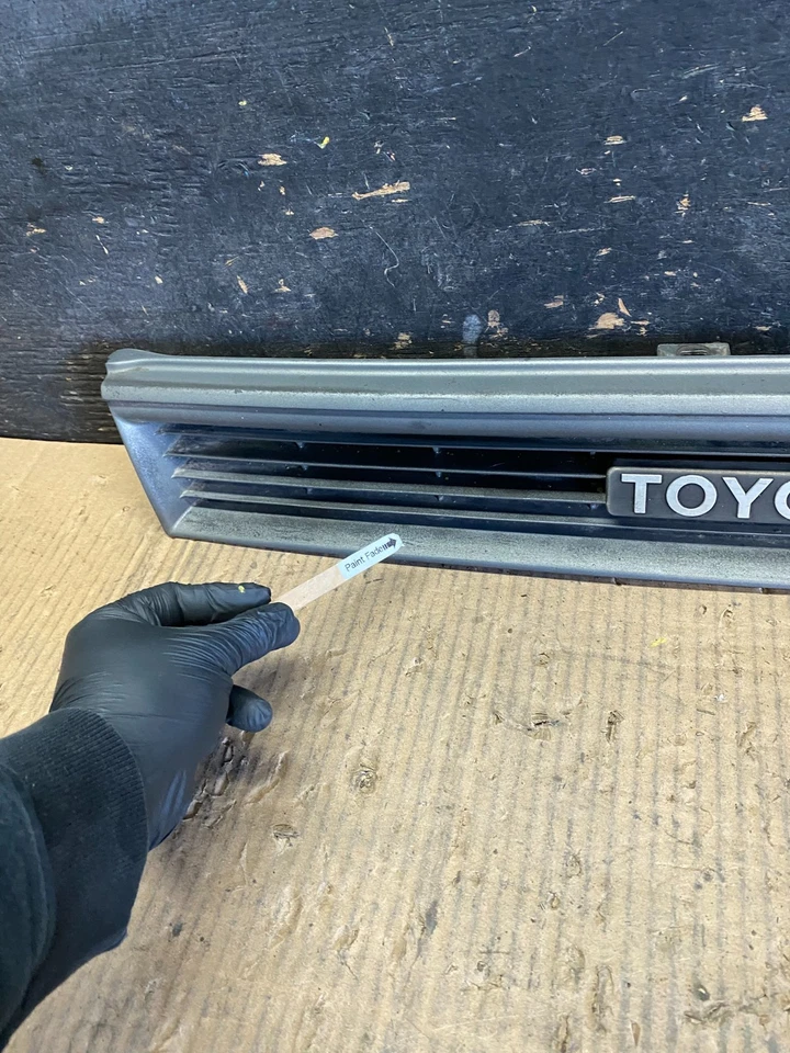 Parrilla delantera superior Toyota Corolla 1988-1992 con soporte de inserción OEM S9598 DG Foto 4 de 4