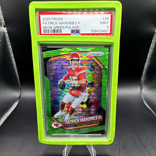 Panini 2025 Prizm Patrick Mahomes II #26 Chiefs Neon Green Pulsar PSA 9