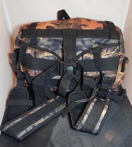 Kodiak Island Series Camo Hunting - Travel Bag/Backpack - Picture 2 of 6