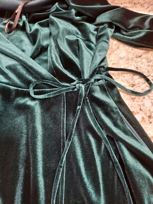 green emerald velvet dress Inez Velvet Dress
